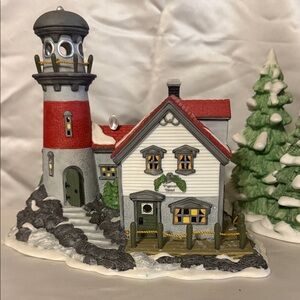 Department 56 Pigeon head lighthouse RETIRED